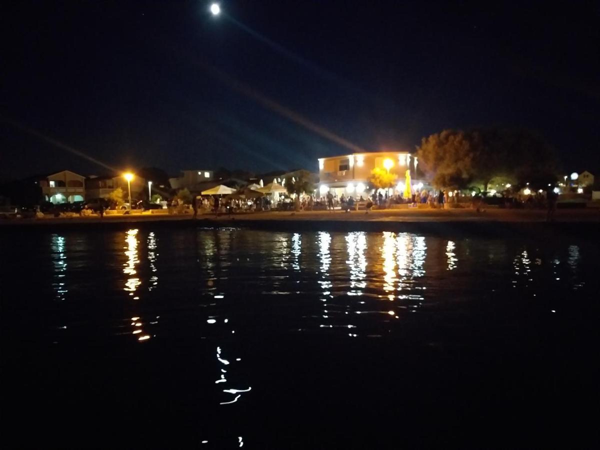 Familien Ferienhaus Vir Croatia 150M Strand Restaurant Einkaufen 外观 照片