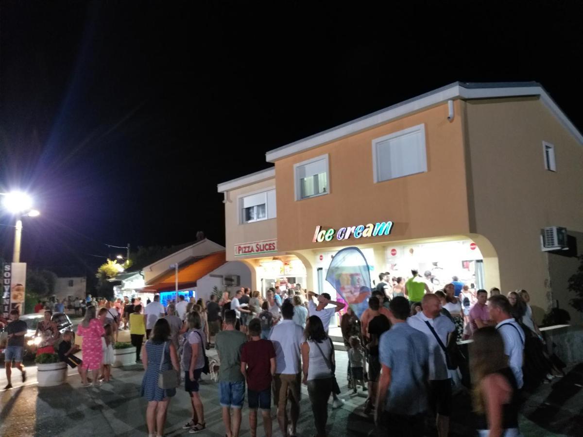 Familien Ferienhaus Vir Croatia 150M Strand Restaurant Einkaufen 外观 照片