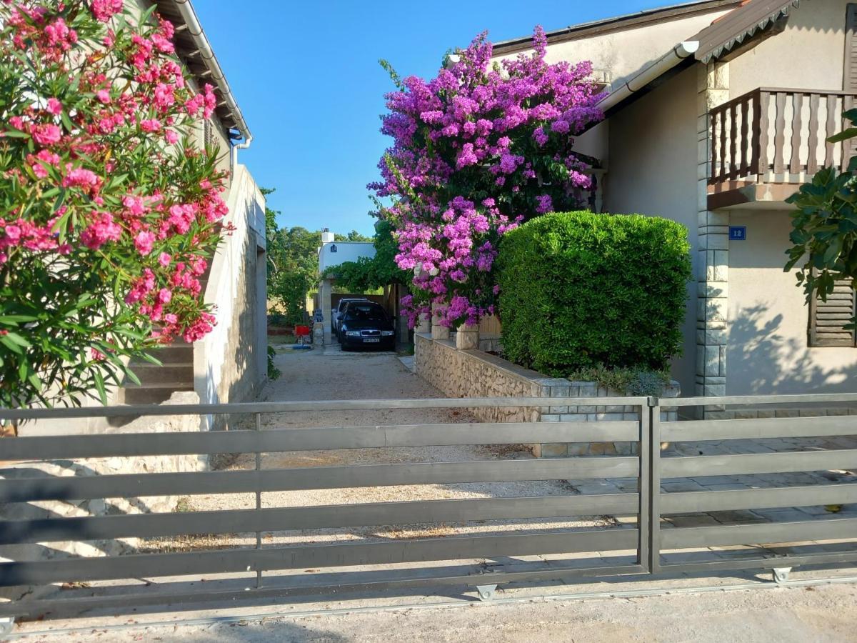 Familien Ferienhaus Vir Croatia 150M Strand Restaurant Einkaufen 外观 照片